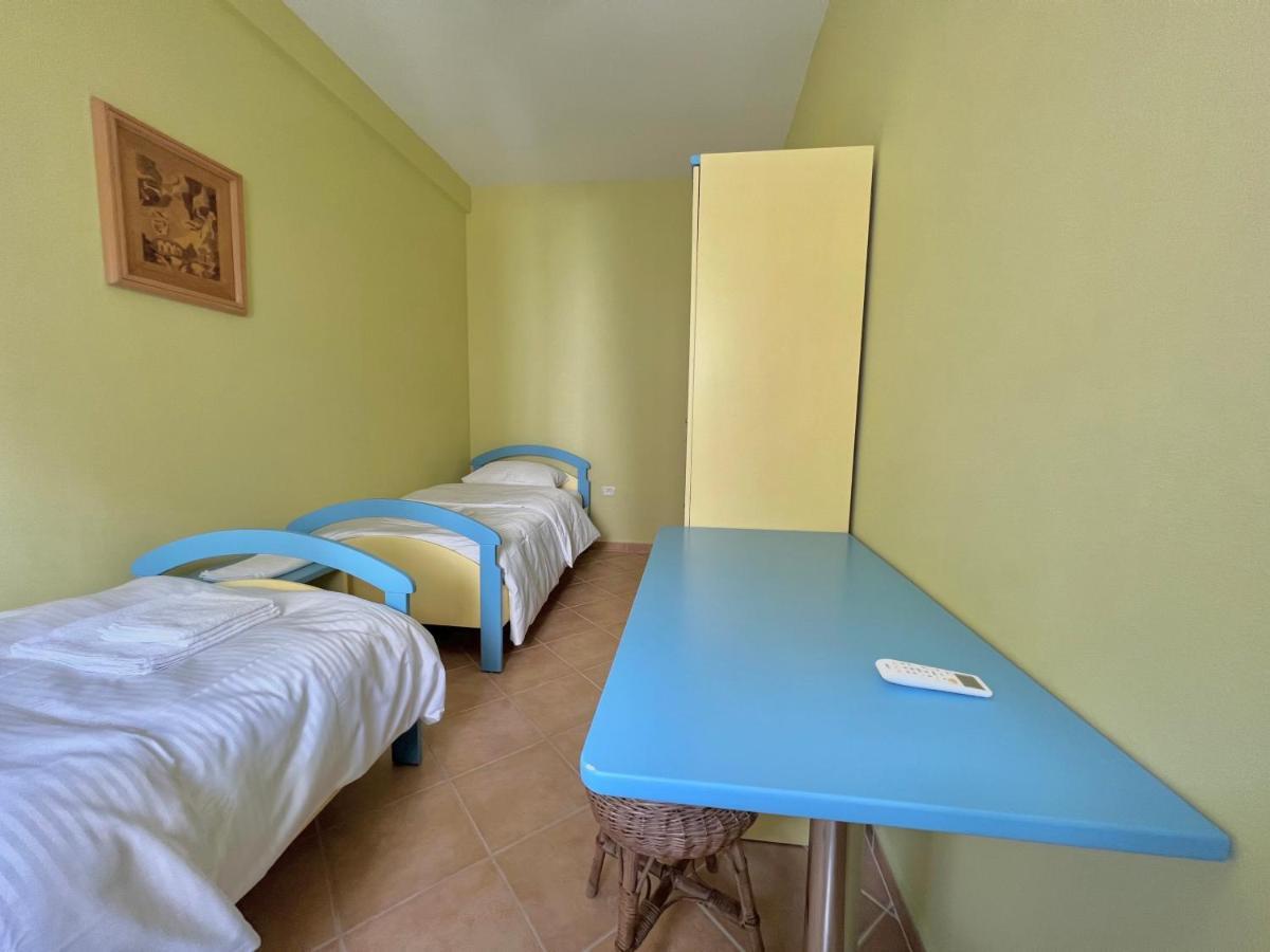 Rolling Golem - Next To Premium & Grand Blue Fafa Apartament Golem (Tirana)